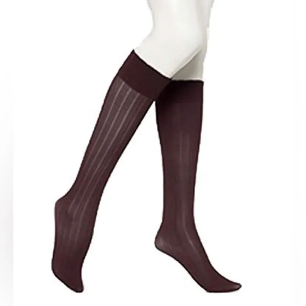 HUE Women's Triple Rib Knee Hi Socks One Size Claret